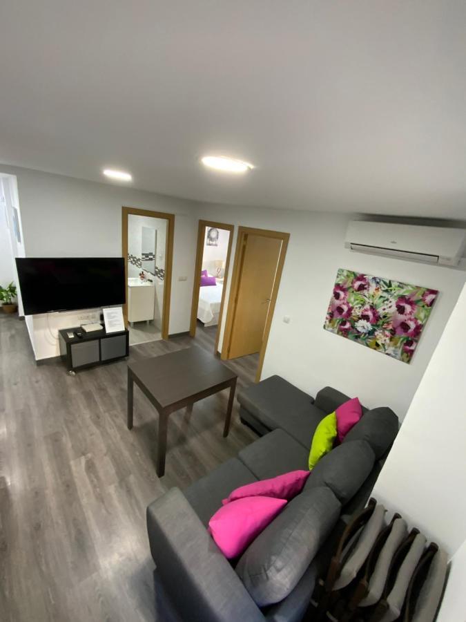 Reyna Apartamentos Malaga Exterior photo